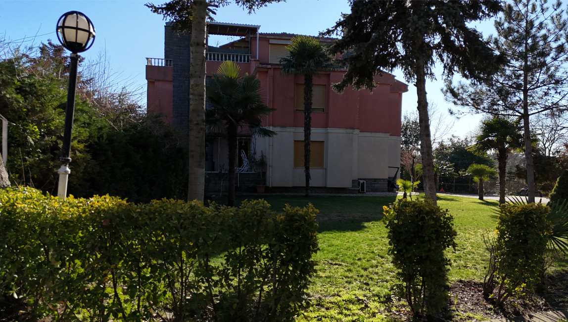 İstanbul Çatalca Kabakça Mahallesinde Göz Alıcı Tripleks Villa ve Misafir Evleri